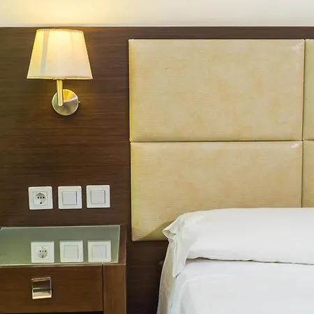 Eleana Hotel 3*
